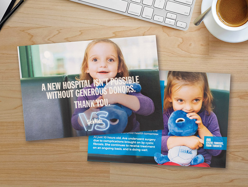Une carte postale de la campagne SickKids VS raconte l’histoire d’une patiente atteinte de fibrose kystique et remercie les donateurs pour leurs généreux dons.