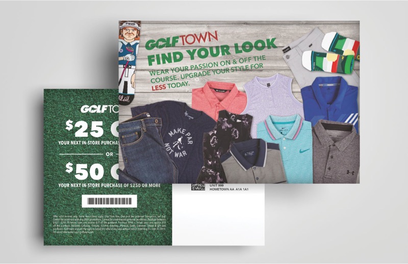 Publicité postale de Golf Town offrant une réduction de 25 $ sur les achats en ligne ou de 50 $ sur les achats en magasin.