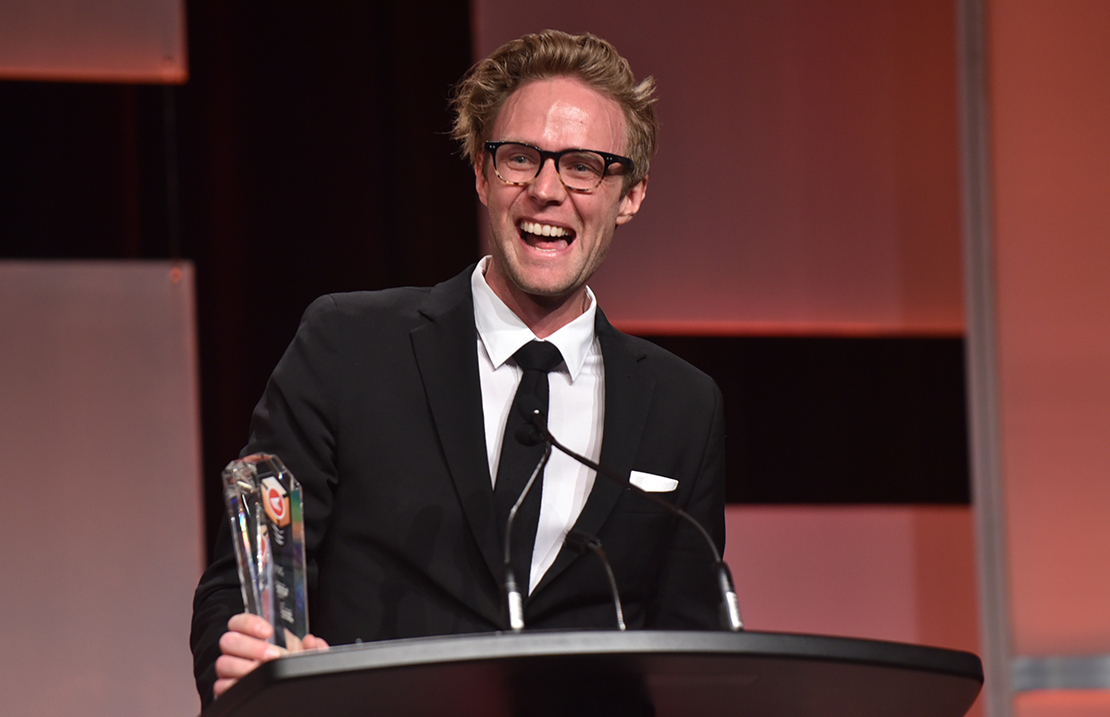 Duncan Blair, directeur du Marketing à l’entreprise Article, a accepté le prix de l’Entreprise point-com de l’année (grande entreprise).