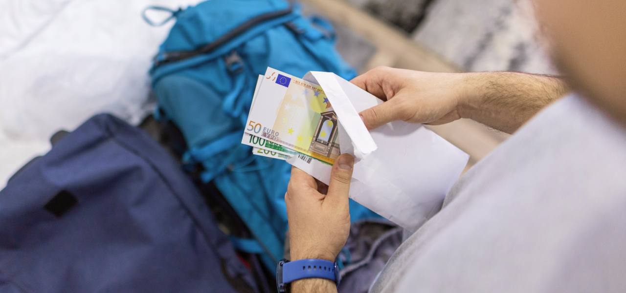 Buy foreign cash Personal Canada Post