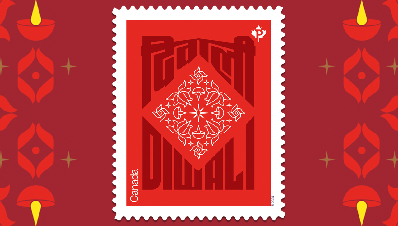 Le timbre rouge consacré à Diwali présente un rangoli au centre et le mot Diwali en hindi (en haut) et en français (en bas). 